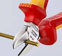 KNIPEX KNIPEX 70 06 140 SB Diagonal Cutter insulated with multi-component grips, VDE-tested chrome-plated 140 mm (self-service c