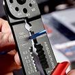 KNIPEX KNIPEX 97 32 240 SB Pince à sertir avec gaines bi-matière noire laquée 240 mm (carte LS/blister)